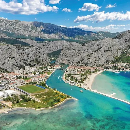 Amazing In Zvecanje-gata Сasa de vacaciones Zvecanje