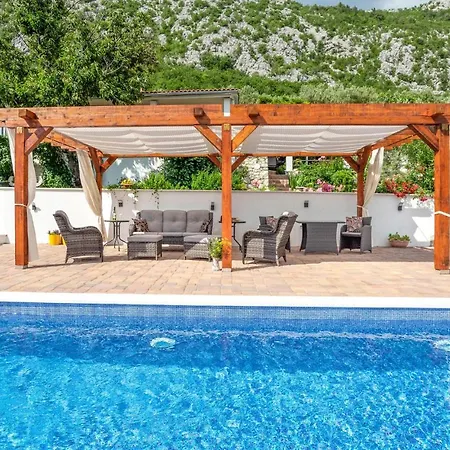 Amazing In Zvecanje-gata Holiday home Zvecanje