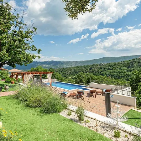 Amazing In Zvecanje-gata Holiday home Zvecanje